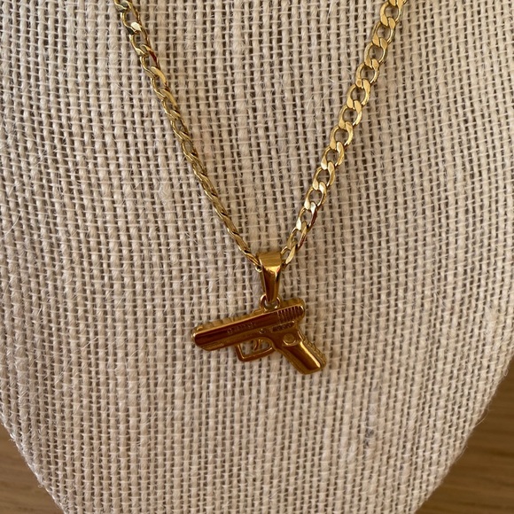 Gun Necklace - Picture 2 of 3